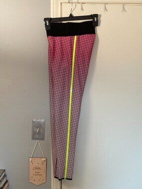 Ultracor pink gingham gradient compression leggings, sz. M